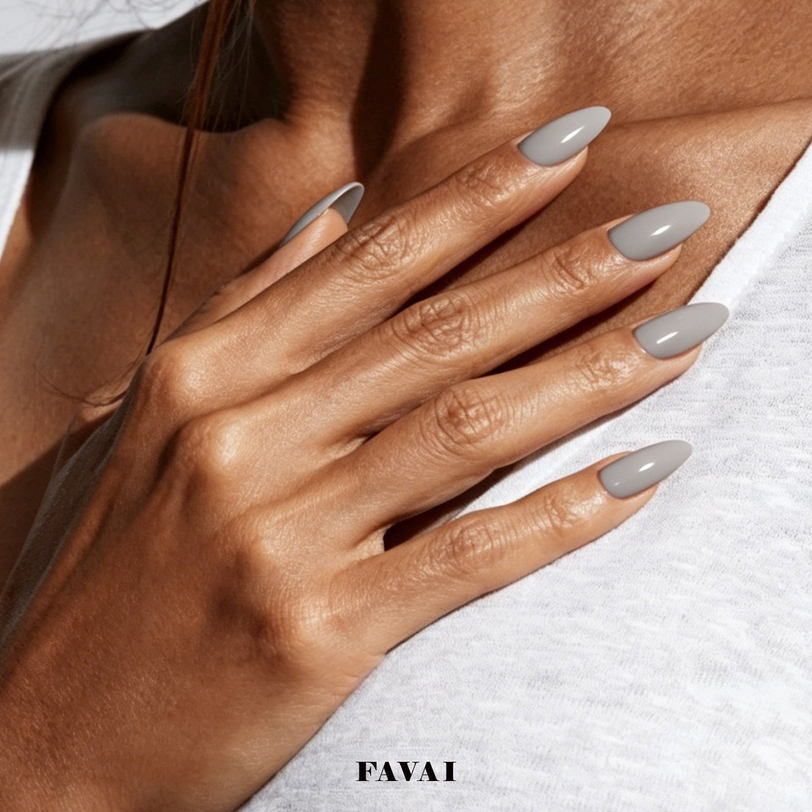 FAVAI Clear High Gloss UV Gel Top Coat – 15ml / 0.5oz (Brush Application)
